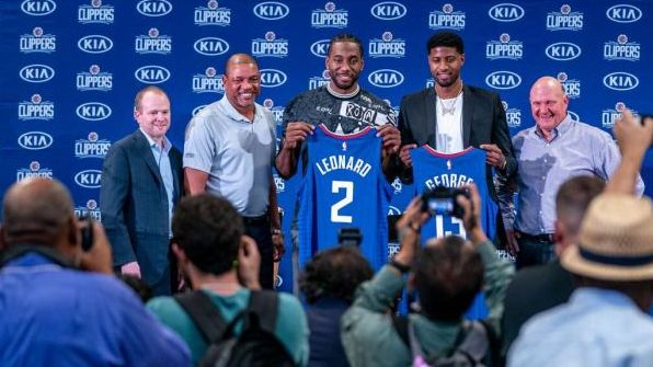 劳塔罗在采 劳塔罗在采